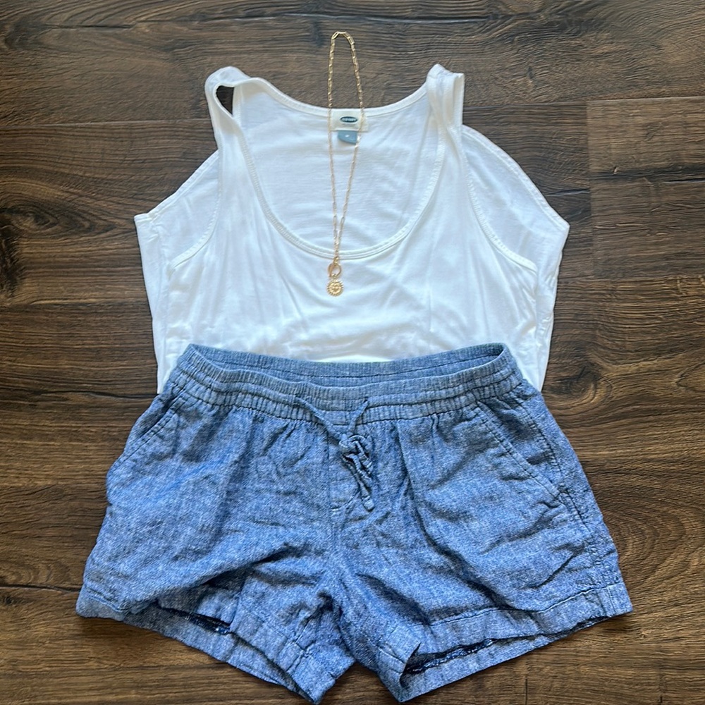Size Medium old navy blue linen drawstring shorts